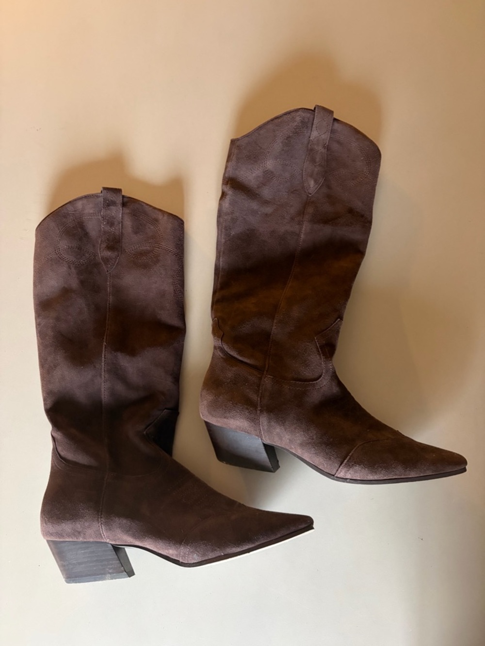 Steve Madden dollie boot in brown suede, size 9